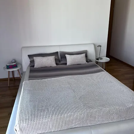 Korunni Dvur Rum i privatbostad